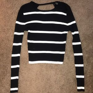 Black and white striped crop top long sleeve.